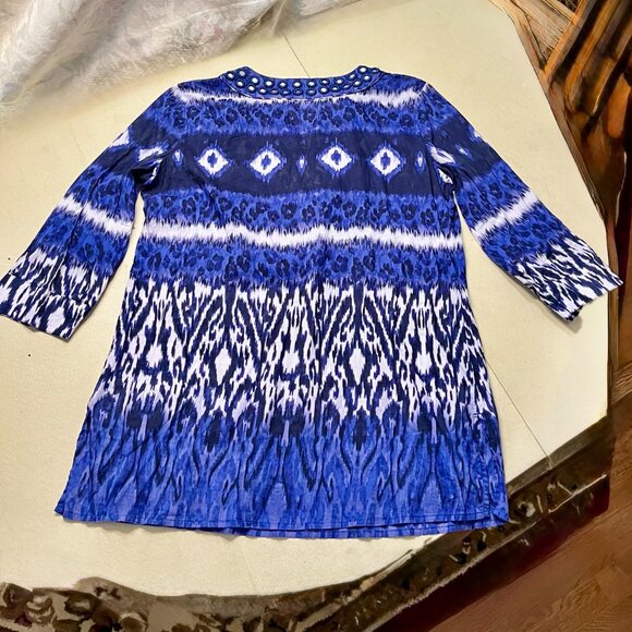 Chico's Blue White Ikat Print Tunic Blouse V-Neck 3/4 Sleeve - Picture 2 of 7